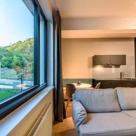 Center, River Front, Private Parking Included Apartament *