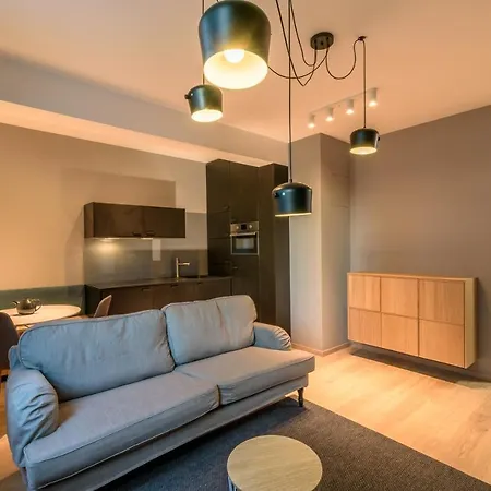 Center, River Front, Private Parking Included Apartament *